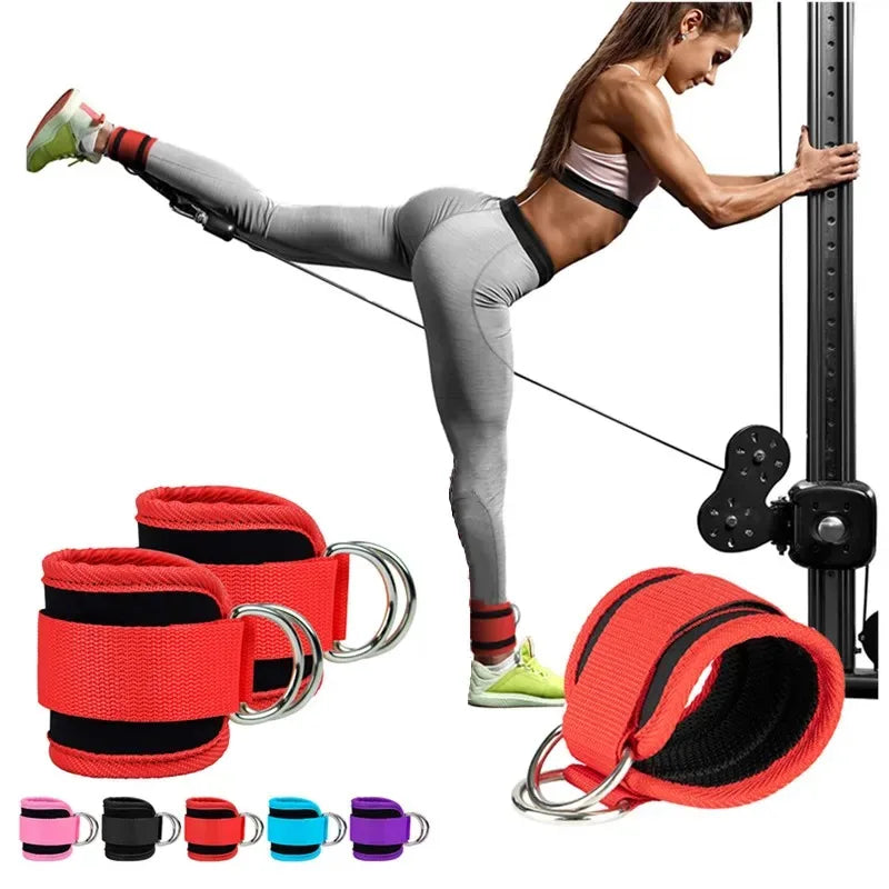 Hochwertige Fußmanschette mit roten Knöchelriemen für effektives Gesäßtraining und Kabelzuggeräte.