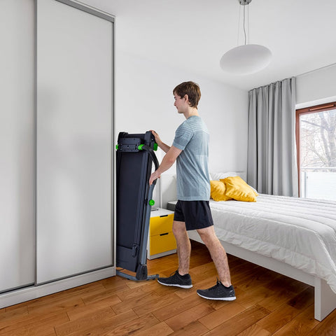 Kompaktes Laufband mit gefaltetem Design für effektives Ausdauertraining zuhause