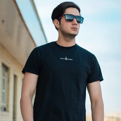 Schwarzes Sport-Knight Herren Fitness T-Shirt mit slim-fit Schnitt für Herrensport