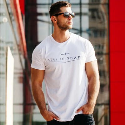 Weißes Fitness T-Shirt mit Sport-Knight® Logo und Brustbereich Abgebildet