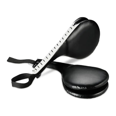 Schwarze Taekwondo Pratzen für Muay Thai und professionelle Kickpads zum Kickboxen